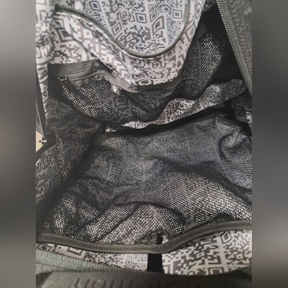 Lululemon Cruiser Backpack - Picture 4 of 7